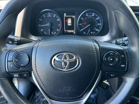 Used 2018 Toyota RAV4 LE w/ All Weather Liner Package FWD image 19