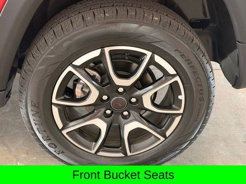 Used 2025 Jeep Compass Trailhawk AWD/4WD image 14