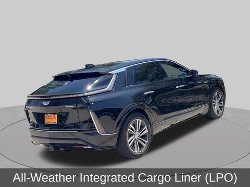 Used 2024 Cadillac Lyriq Luxury AWD/4WD image 6