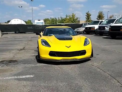Used 2015 Chevrolet Corvette Z06 w/ 3LZ Preferred Equipment Group image 3