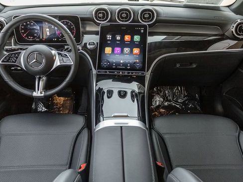 Used 2025 Mercedes-Benz GLC 300 4MATIC image 7