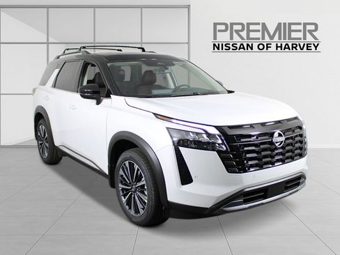 New 2026 Nissan Pathfinder Platinum FWD image 7