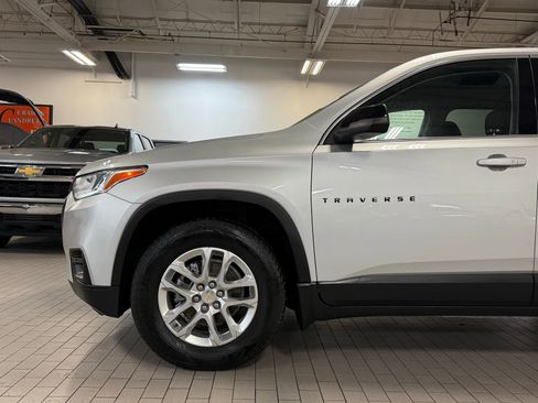 Used 2021 Chevrolet Traverse LS w/ LPO, Blackout Package FWD image 7