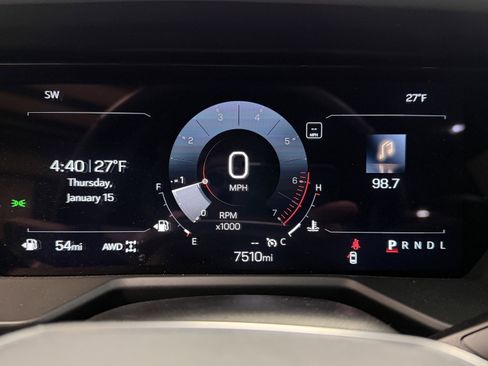 Used 2025 GMC Acadia AT4 w/ Luxury Package image 21