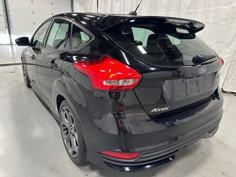 Used 2018 Ford Focus ST FWD image 5