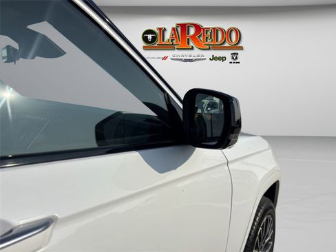 Used 2021 Jeep Grand Cherokee L Summit image 12