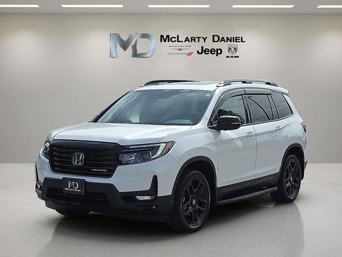 Used 2024 Honda Passport Black Edition image 2