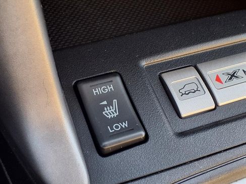 Used 2017 Subaru Forester 2.5i Premium w/ All-Weather Package image 23