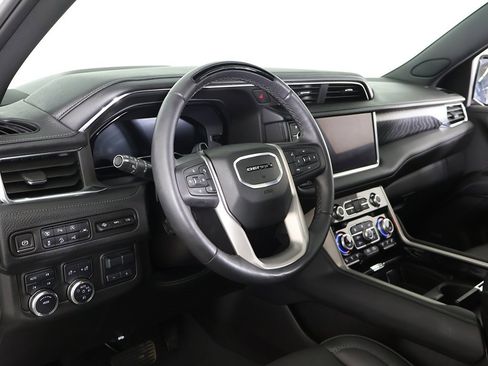 Used 2024 GMC Yukon Denali w/ Advanced Technology Package image 37