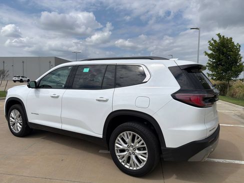 Used 2026 GMC Acadia Elevation w/ Elevation Premium Package FWD image 5