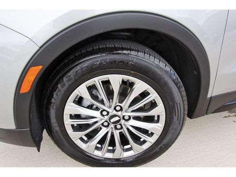 Used 2025 Cadillac XT4 Premium Luxury FWD image 31