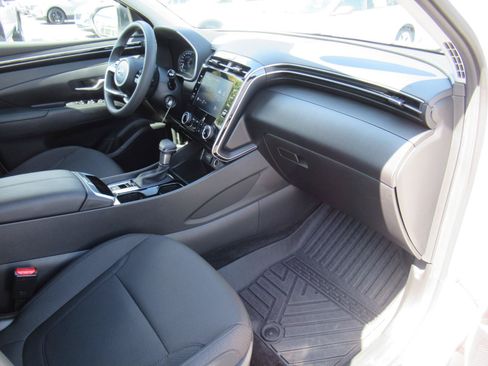 Used 2024 Hyundai Tucson SE FWD image 13