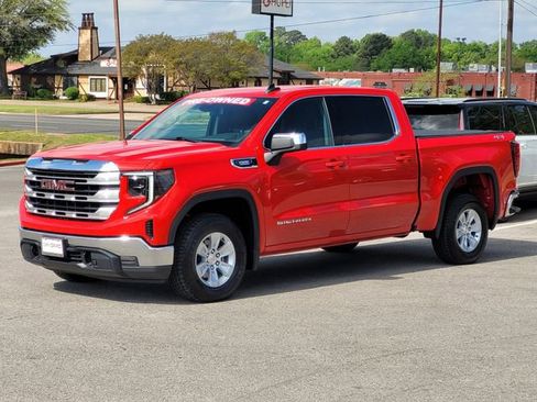 Used 2024 GMC Sierra 1500 SLE image 3