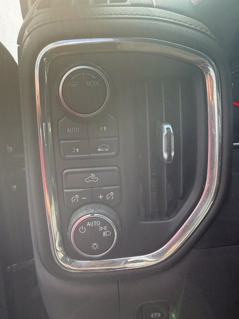 Used 2021 Chevrolet Silverado 1500 LT AWD/4WD image 35
