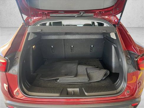 Used 2025 Chevrolet Trax LT w/ LT Convenience Package image 21