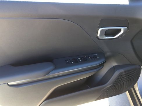 New 2026 Kia K4 LXS image 17