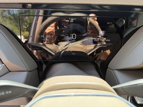 New 2026 GMC Yukon Denali w/ Sun & Power Step Package image 35