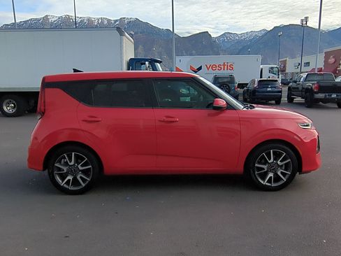 Used 2022 Kia Soul Turbo image 2