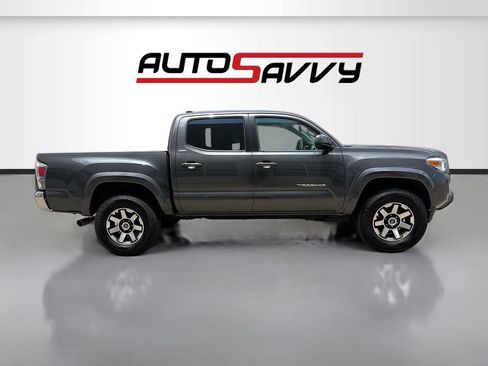 Used 2020 Toyota Tacoma SR5 RWD image 8