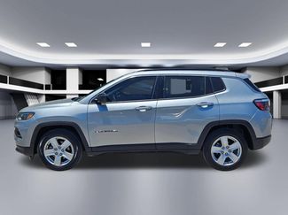 Used 2022 Jeep Compass Latitude FWD video 2