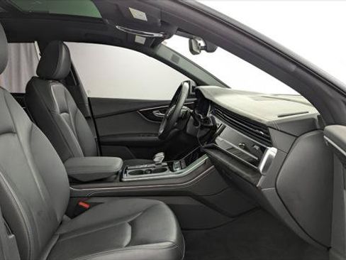 Used 2023 Audi Q8 Premium Plus w/ Premium Plus Package AWD/4WD image 22