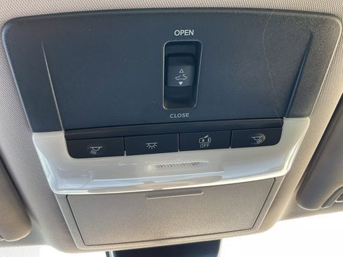 New 2025 Nissan Altima 2.5 SR image 18