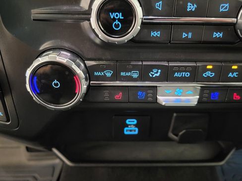 Used 2022 Ford F150 Lariat w/ Equipment Group 501A Mid image 12