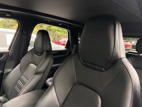 Used 2023 Porsche Cayenne AWD/4WD image 14