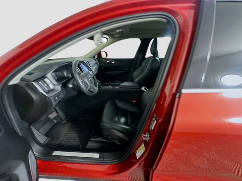 Used 2020 Volvo XC60 T5 Momentum w/ Protection Package Premier FWD image 13