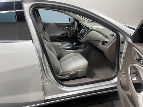 Used 2022 Chevrolet Malibu LT image 25