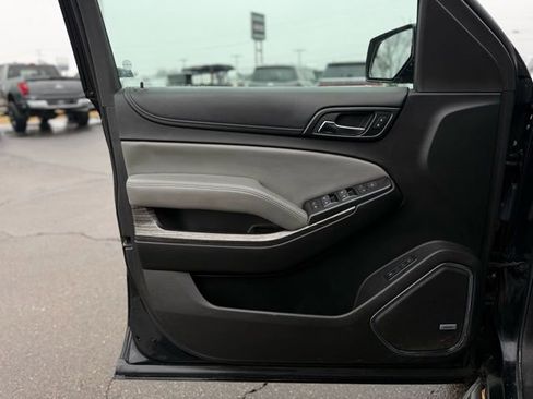 Used 2018 Chevrolet Suburban LT image 12
