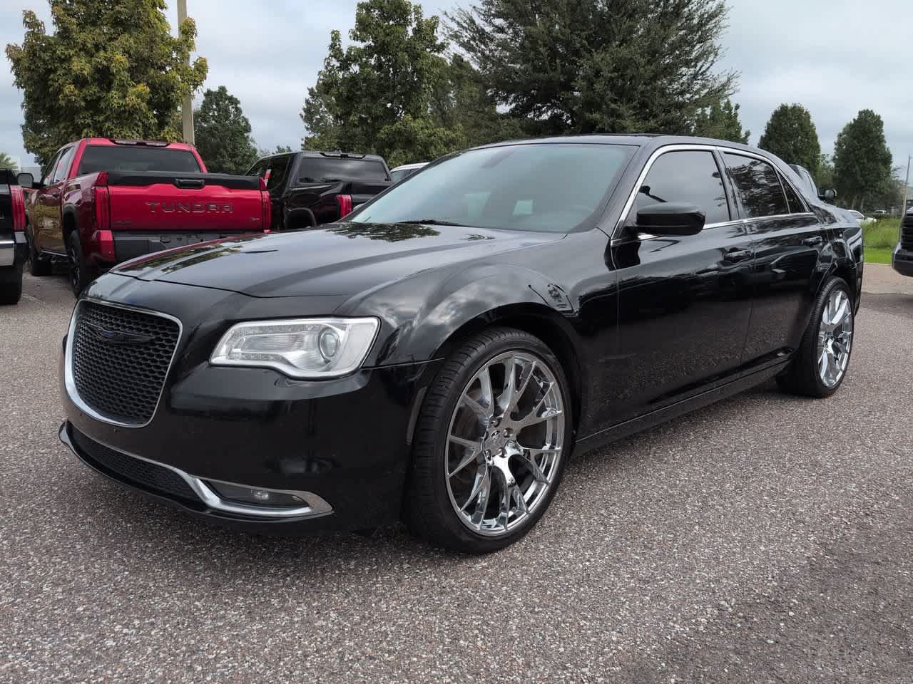 Used 2019 Chrysler 300 Touring L w/ Quick Order Package 22F RWD image 2