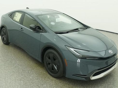 New 2026 Toyota Prius Plug-In Hybrid FWD image 10