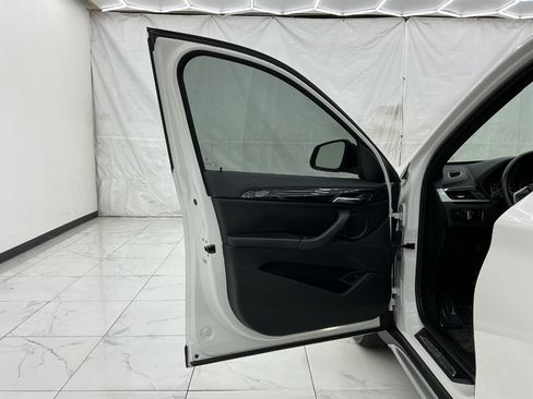 Used 2018 BMW X1 xDrive28i AWD/4WD image 18