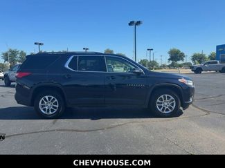 Used 2020 Chevrolet Traverse LT FWD video 2