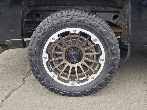 Used 2017 Chevrolet Silverado 1500 LTZ image 9