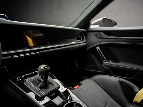 Used 2026 Porsche 911 GT3 RWD image 45
