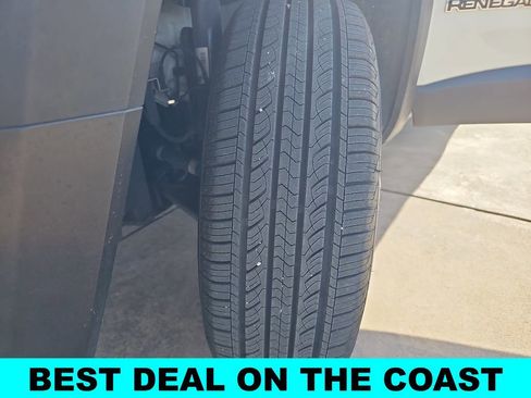 Used 2022 Jeep Renegade Sport image 34