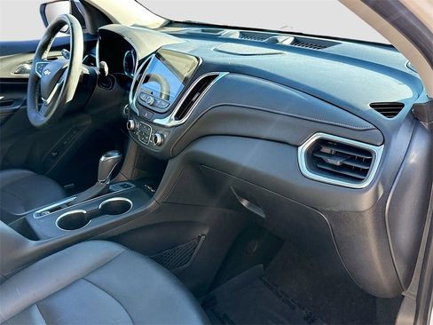 Used 2018 Chevrolet Equinox Premier image 30