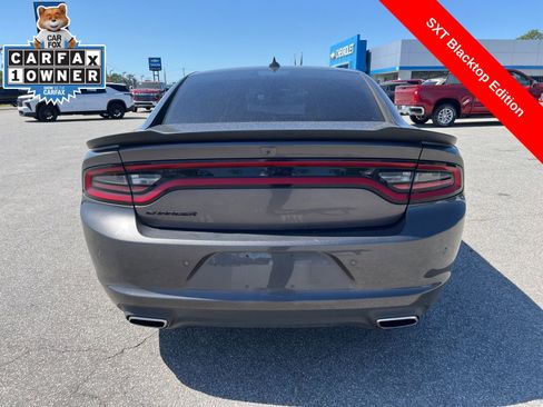 Used 2023 Dodge Charger SXT w/ Blacktop Package image 4