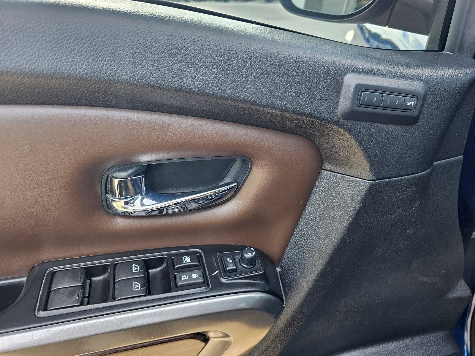 Used 2019 Nissan Titan Platinum Reserve w/ Platinum Utility Package AWD/4WD image 13