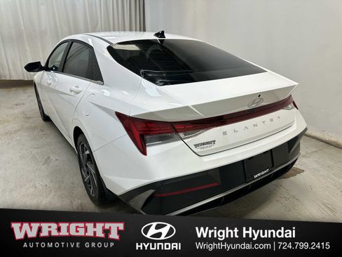 Certified 2025 Hyundai Elantra SEL FWD image 4