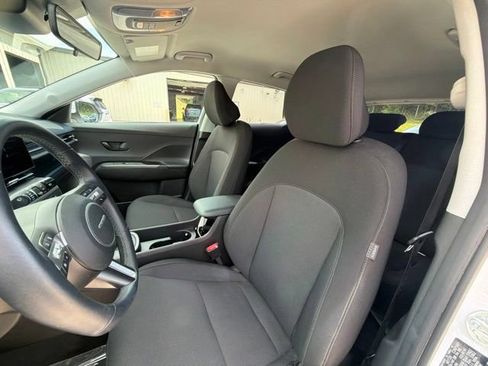 Certified 2025 Hyundai Kona SEL AWD/4WD image 19