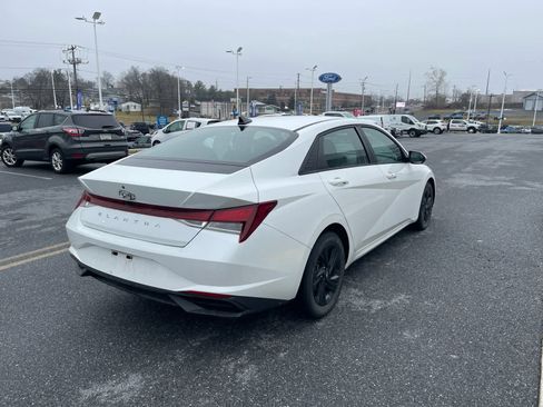 Used 2021 Hyundai Elantra SEL image 5