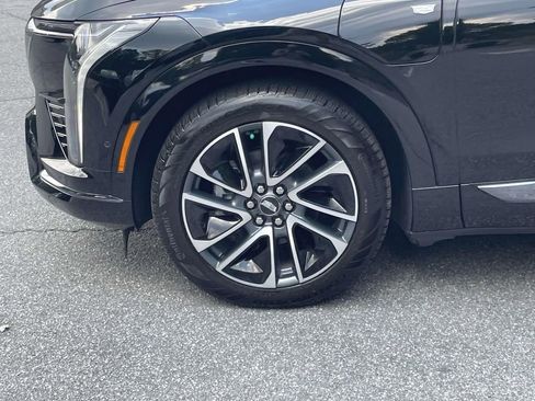 New 2025 Cadillac Optiq Sport 2 image 9