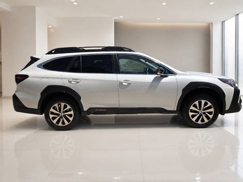 Used 2024 Subaru Outback Premium AWD/4WD image 6
