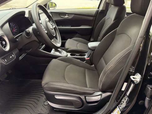 Used 2020 Kia Forte LXS FWD image 11