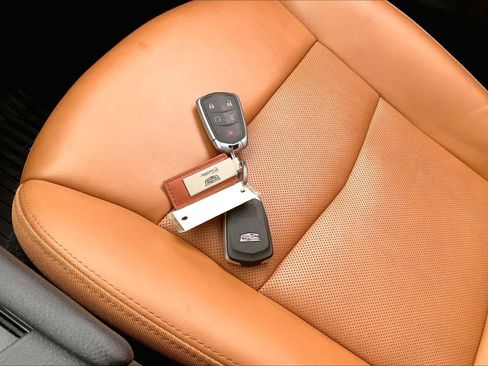 Used 2020 Cadillac XT5 Premium Luxury w/ LPO, Floor Liner Package AWD/4WD image 14