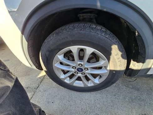 Used 2020 Ford Escape SE image 20