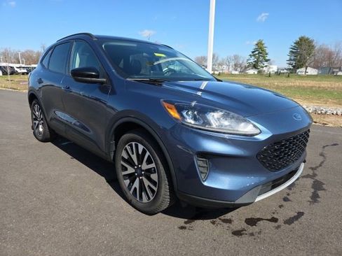 Used 2020 Ford Escape SE Sport AWD/4WD image 1